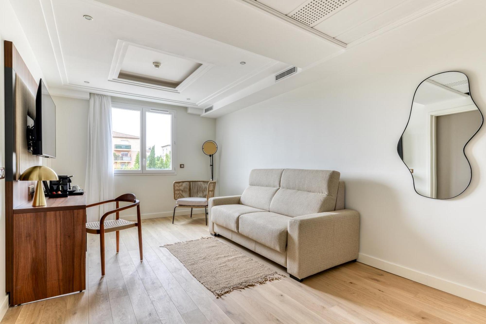 Zenitude Hotel La Valadiere, Ascend Hotel Collection Juvignac Eksteriør billede