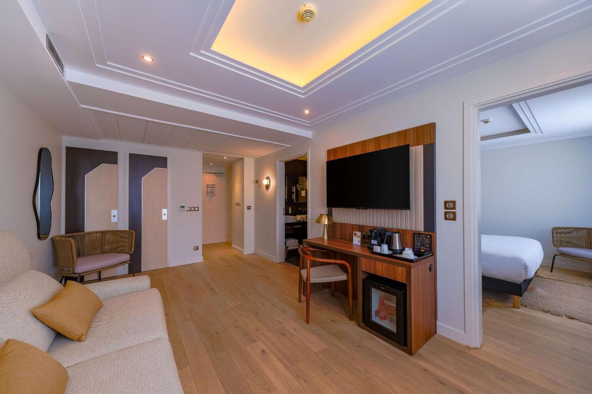Zenitude Hotel La Valadiere, Ascend Hotel Collection Juvignac Eksteriør billede